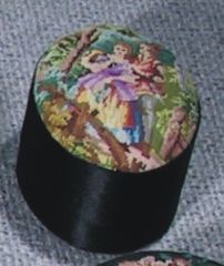 D163 Petit Point Dose oval