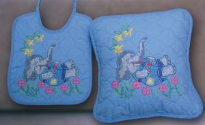 FHA 2104.A2530 Lätzchen Elefant Vorgez. 25x30 cm